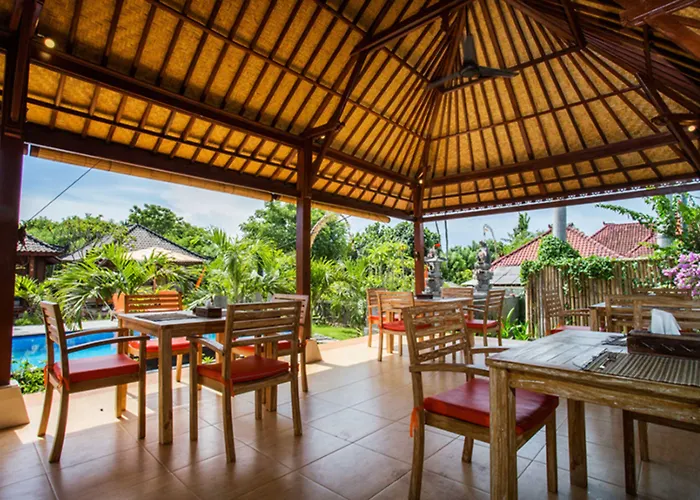 Hotel Dinatah Lembongan Villas 4*