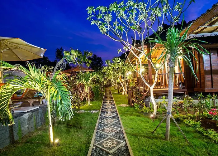 Hotel Dinatah Lembongan Villas
