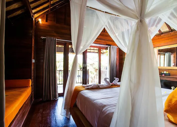 Dinatah Lembongan Villas 4*